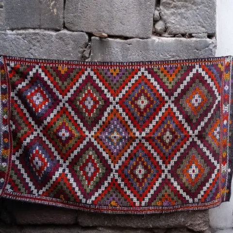 Tapete kilim tecido à mão